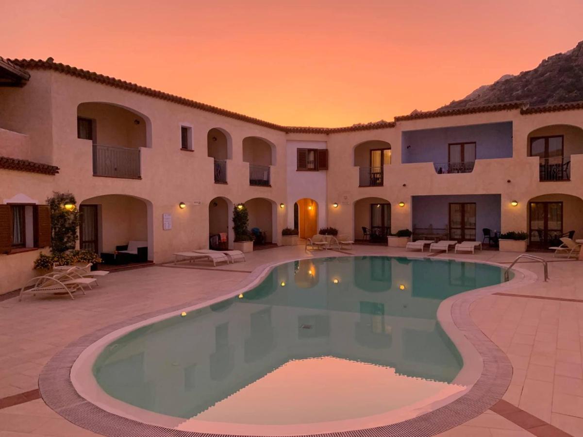 Hotel Monti Di Mola Porto Cervo Exterior photo