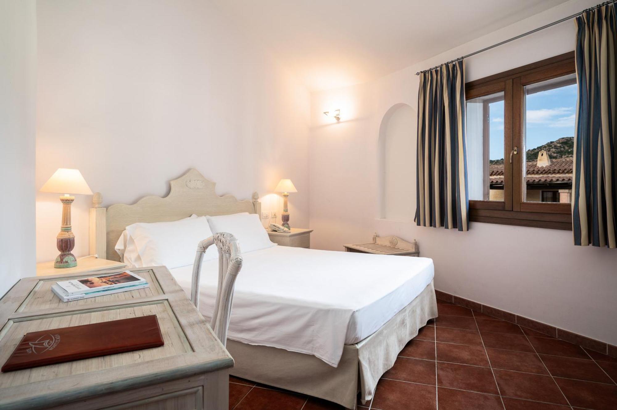 Hotel Monti Di Mola Porto Cervo Exterior photo