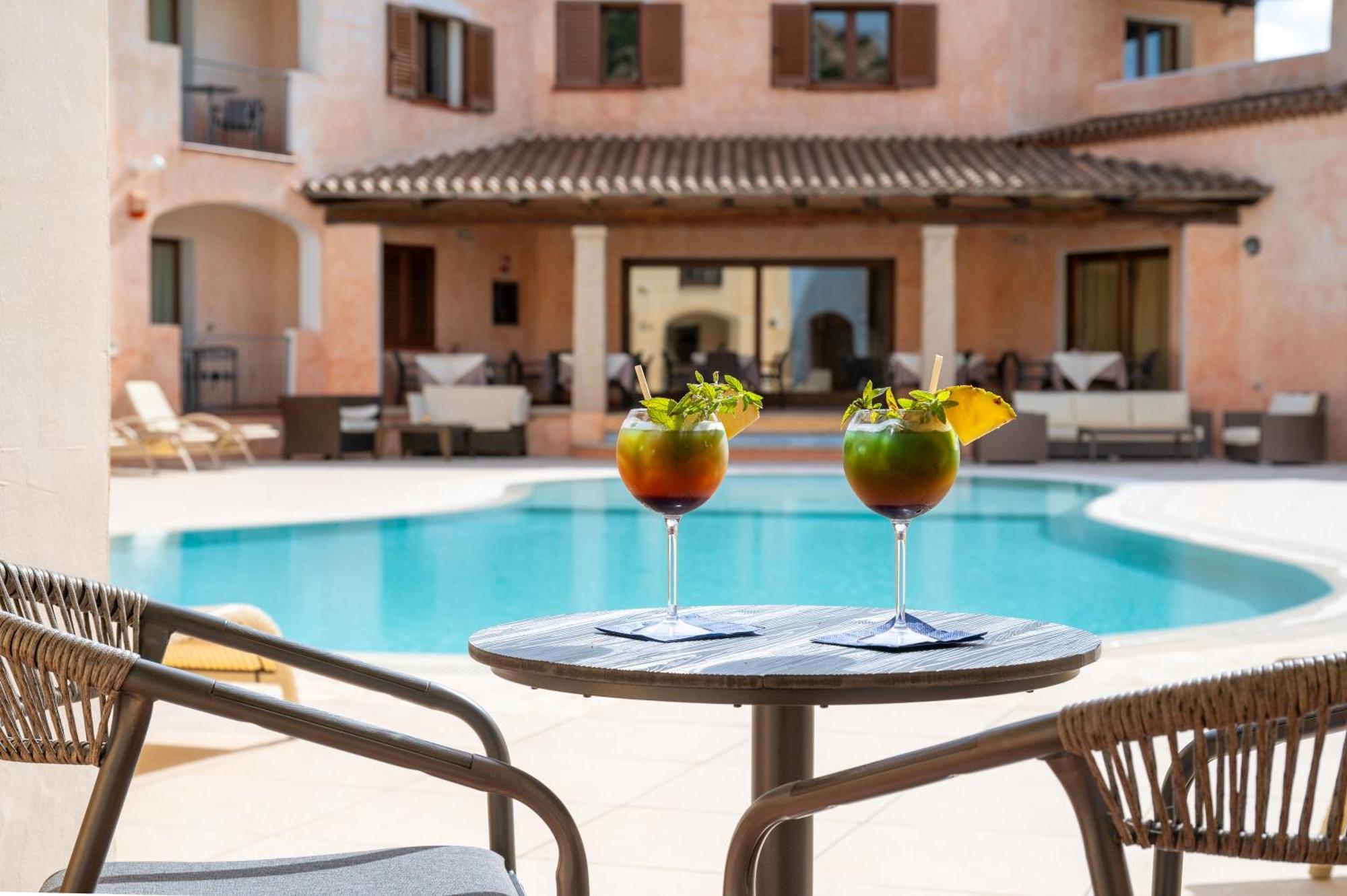 Hotel Monti Di Mola Porto Cervo Exterior photo