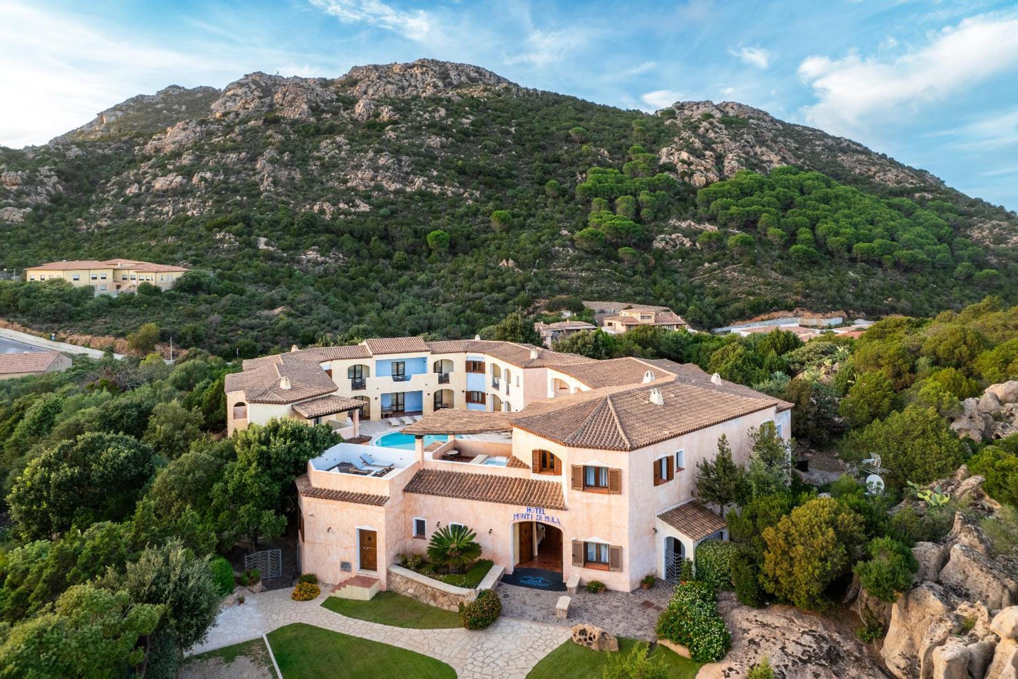 Hotel Monti Di Mola Porto Cervo Exterior photo